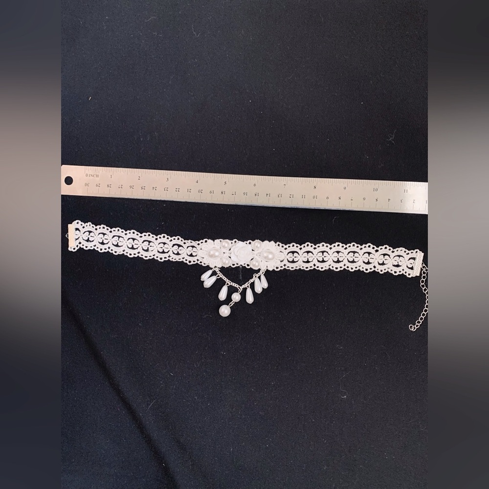 VICTORIAN CROCHET LACE PEARL CHOKER